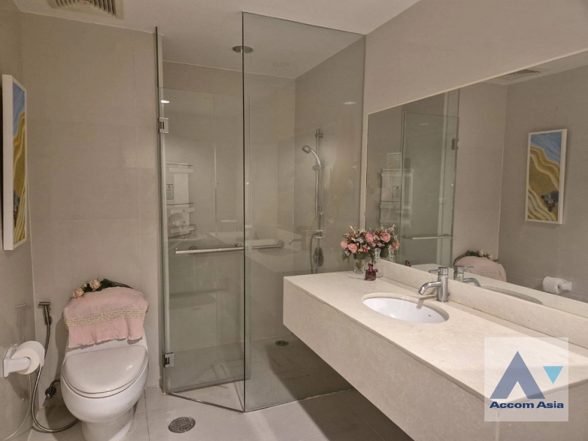 12  4 br Condominium For Sale in Ploenchit ,Bangkok BTS Sala Daeng - MRT Sam Yan at Chamchuri Square Residence AA43336