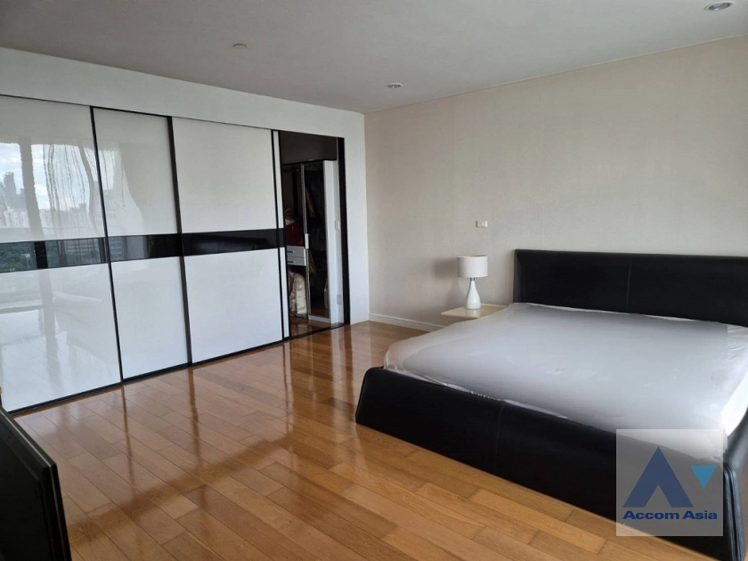 14  4 br Condominium For Sale in Ploenchit ,Bangkok BTS Sala Daeng - MRT Sam Yan at Chamchuri Square Residence AA43336