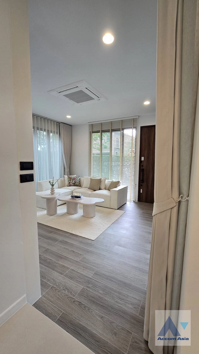 12  4 br House for rent and sale in Krungthep Kreetha ,Bangkok MRT Yaek Lam Sali at Burasiri Krungthep Kreetha AA43338