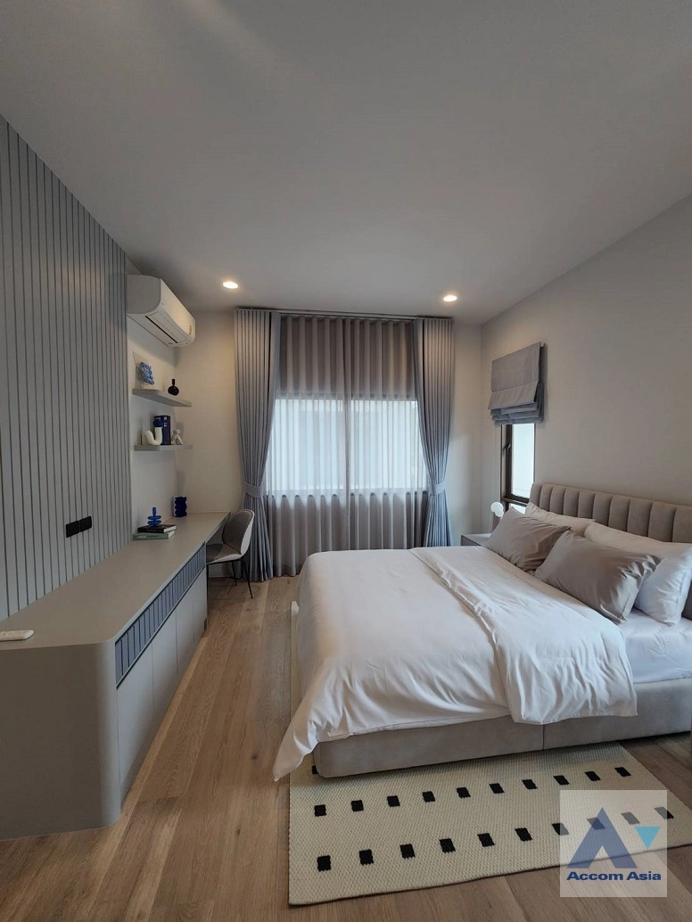 42  4 br House for rent and sale in Krungthep Kreetha ,Bangkok MRT Yaek Lam Sali at Burasiri Krungthep Kreetha AA43338