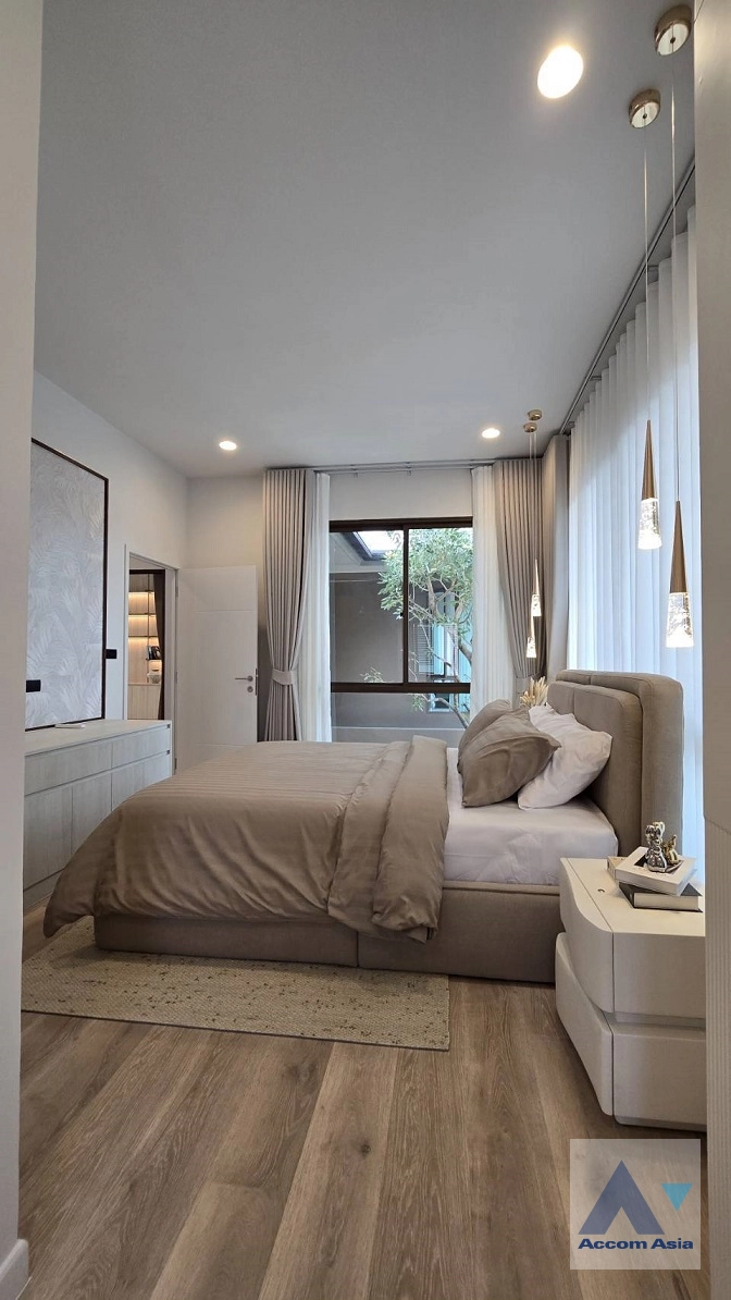 46  4 br House for rent and sale in Krungthep Kreetha ,Bangkok MRT Yaek Lam Sali at Burasiri Krungthep Kreetha AA43338