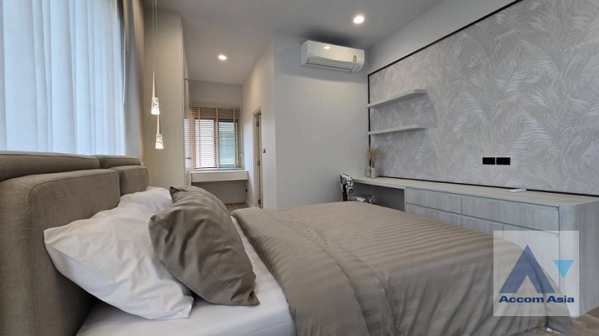 43  4 br House for rent and sale in Krungthep Kreetha ,Bangkok MRT Yaek Lam Sali at Burasiri Krungthep Kreetha AA43338