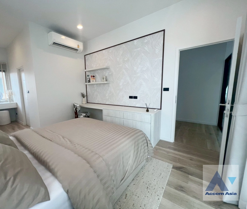 47  4 br House for rent and sale in Krungthep Kreetha ,Bangkok MRT Yaek Lam Sali at Burasiri Krungthep Kreetha AA43338