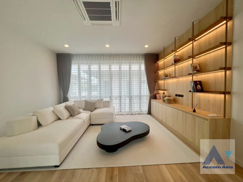  2  4 br House for rent and sale in Krungthep Kreetha ,Bangkok MRT Yaek Lam Sali at Burasiri Krungthep Kreetha AA43338