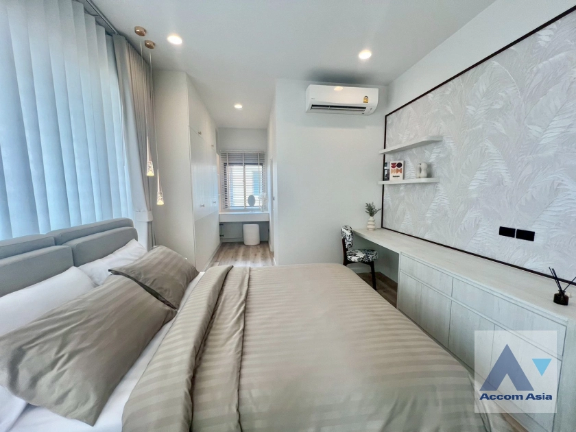 48  4 br House for rent and sale in Krungthep Kreetha ,Bangkok MRT Yaek Lam Sali at Burasiri Krungthep Kreetha AA43338