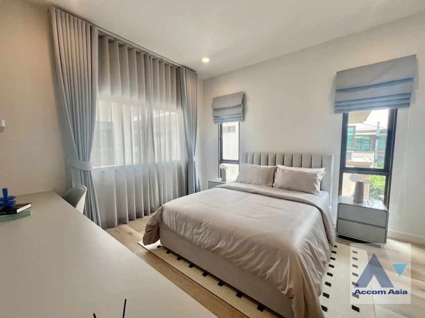 22  4 br House for rent and sale in Krungthep Kreetha ,Bangkok MRT Yaek Lam Sali at Burasiri Krungthep Kreetha AA43338