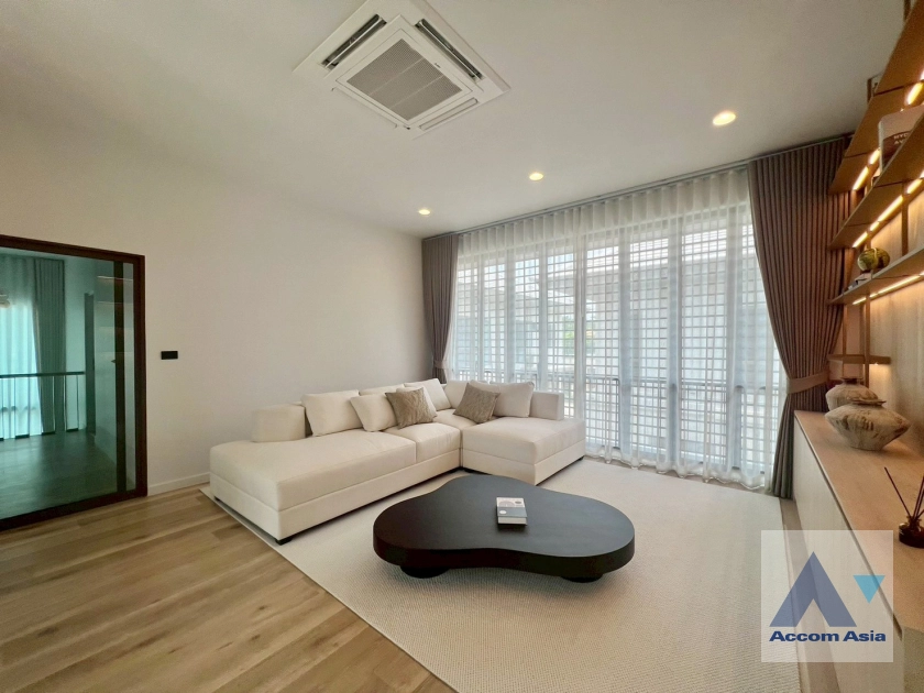7  4 br House for rent and sale in Krungthep Kreetha ,Bangkok MRT Yaek Lam Sali at Burasiri Krungthep Kreetha AA43338