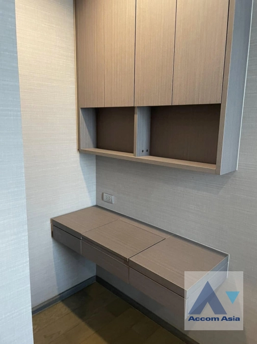 6  1 br Condominium For Sale in Silom ,Bangkok BTS Surasak at The Diplomat Sathorn AA43340