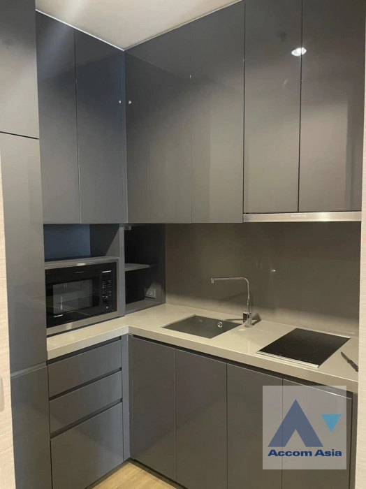  1  1 br Condominium For Sale in Silom ,Bangkok BTS Surasak at The Diplomat Sathorn AA43340