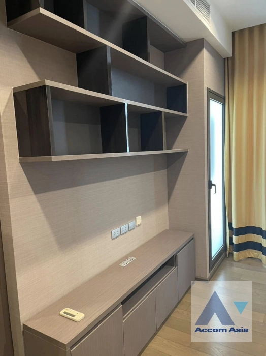 4  1 br Condominium For Sale in Silom ,Bangkok BTS Surasak at The Diplomat Sathorn AA43340