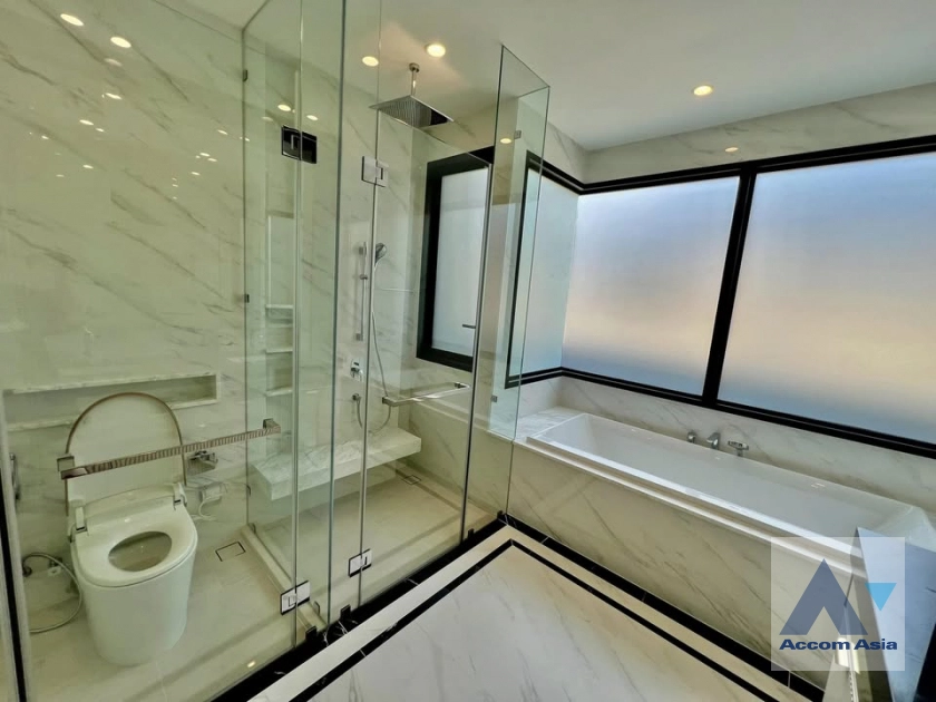 23  5 br House for rent and sale in Latkrabang ,Bangkok ARL Hua Mak at Cinq Royal Krungthep Kreetha AA43342