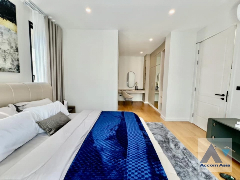 16  5 br House for rent and sale in Latkrabang ,Bangkok ARL Hua Mak at Cinq Royal Krungthep Kreetha AA43342