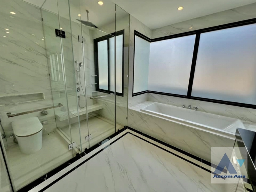 24  5 br House for rent and sale in Latkrabang ,Bangkok ARL Hua Mak at Cinq Royal Krungthep Kreetha AA43342