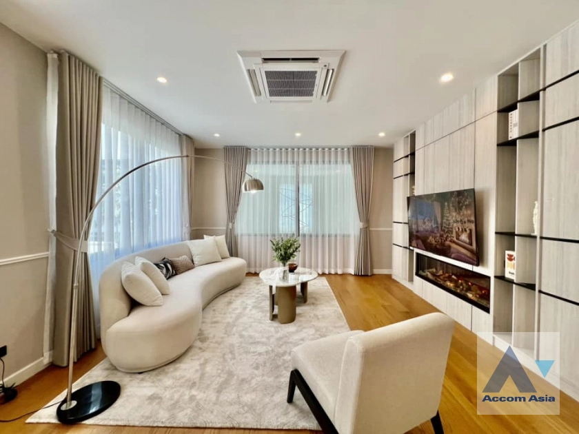  1  5 br House for rent and sale in Latkrabang ,Bangkok ARL Hua Mak at Cinq Royal Krungthep Kreetha AA43342