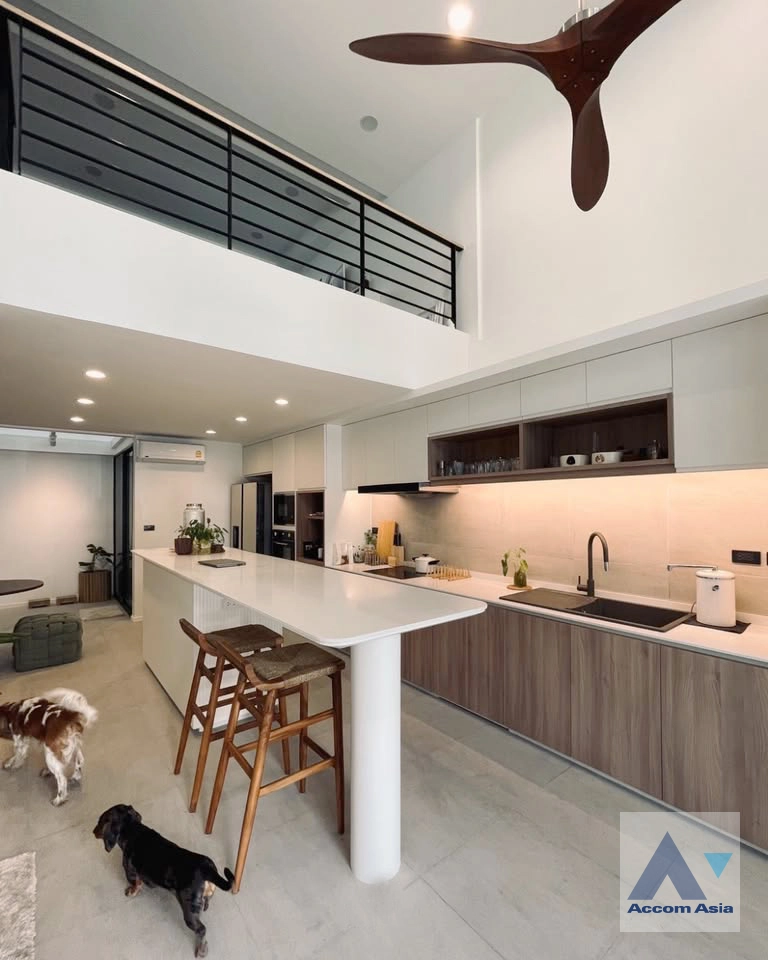  1  3 br Townhouse for rent and sale in Pattanakarn ,Bangkok ARL Hua Mak at Shizen Phatthanakan AA43345