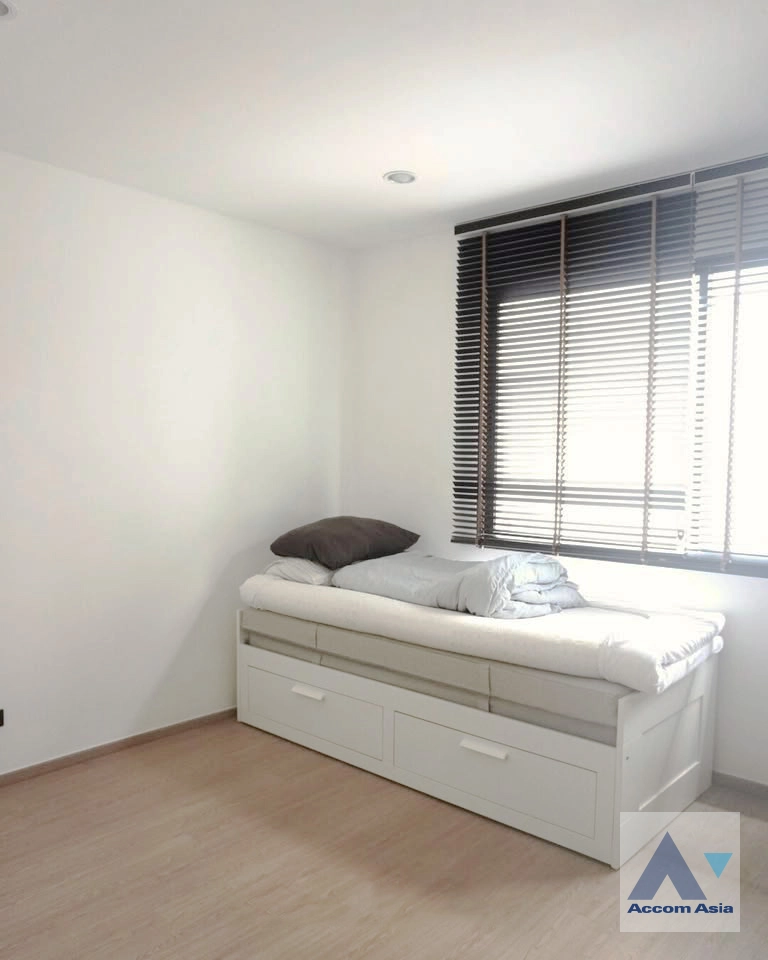 8  3 br Townhouse for rent and sale in Pattanakarn ,Bangkok ARL Hua Mak at Shizen Phatthanakan AA43345