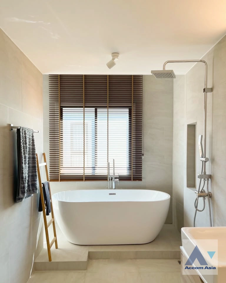 11  3 br Townhouse for rent and sale in Pattanakarn ,Bangkok ARL Hua Mak at Shizen Phatthanakan AA43345