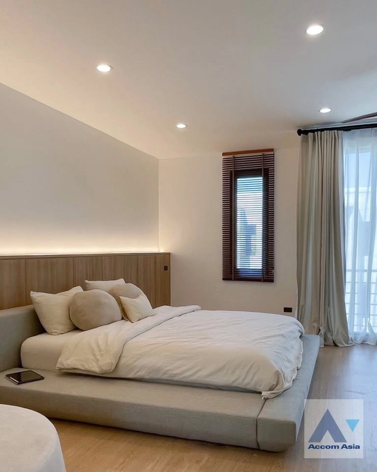 7  3 br Townhouse for rent and sale in Pattanakarn ,Bangkok ARL Hua Mak at Shizen Phatthanakan AA43345