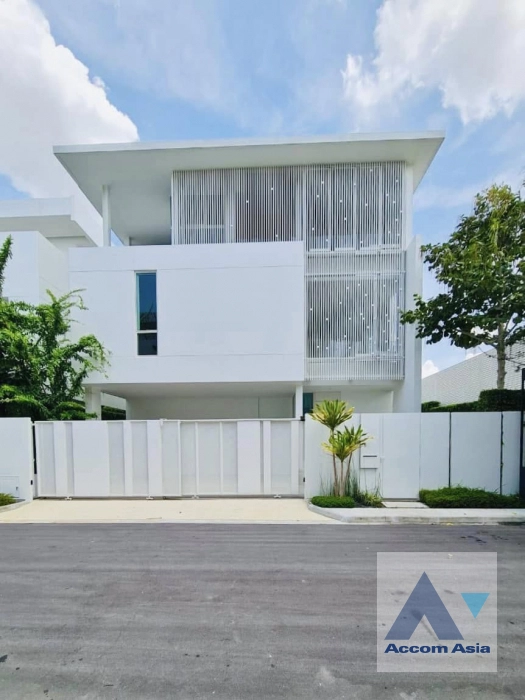 Fully Furnished |  VIVE Ekkamai-Ramintra House  4 Bedroom for Rent   in Ratchadaphisek Bangkok