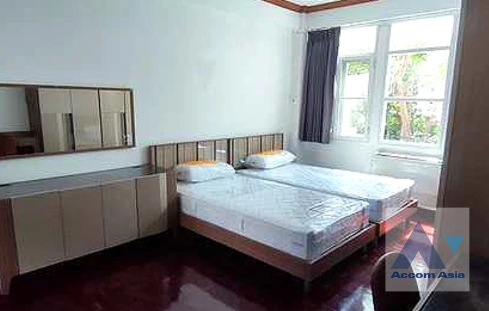 5  2 br Apartment For Rent in Sukhumvit ,Bangkok BTS Phrom Phong at Living with Private Environment   AA43347