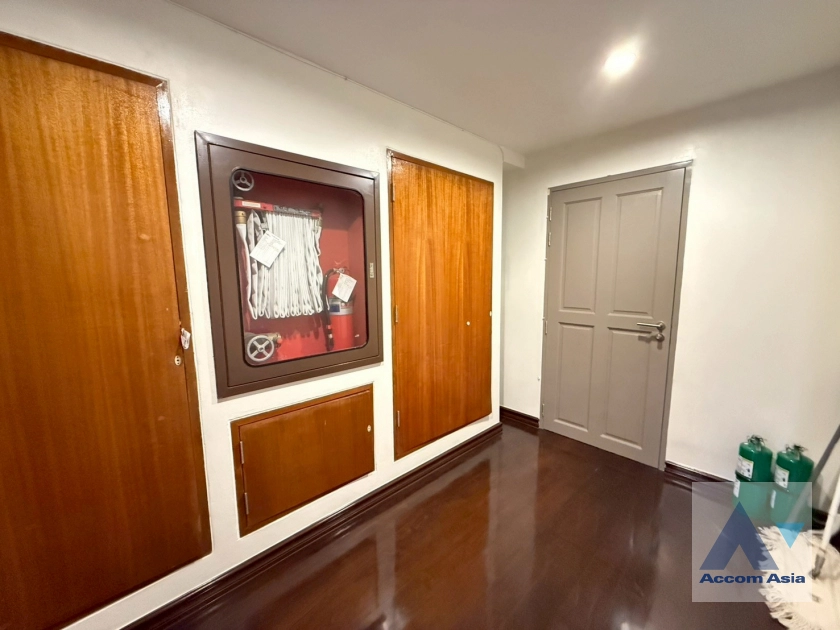 37  4 br Condominium for rent and sale in Phaholyothin ,Bangkok BTS Ari at Adamas Phaholyothin AA43348