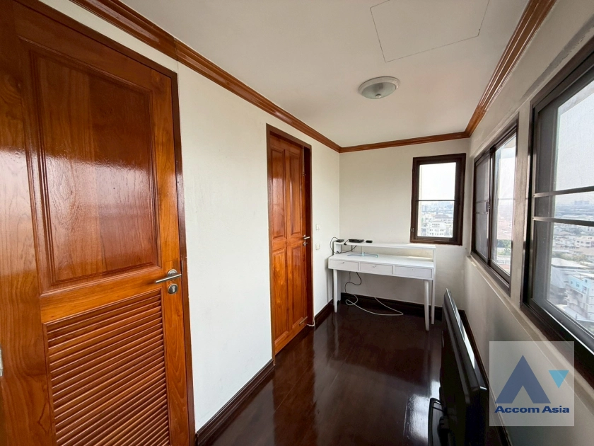 36  4 br Condominium for rent and sale in Phaholyothin ,Bangkok BTS Ari at Adamas Phaholyothin AA43348