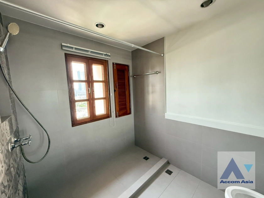 33  4 br Condominium for rent and sale in Phaholyothin ,Bangkok BTS Ari at Adamas Phaholyothin AA43348