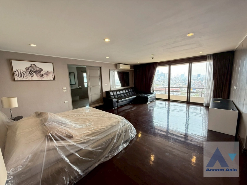 15  4 br Condominium for rent and sale in Phaholyothin ,Bangkok BTS Ari at Adamas Phaholyothin AA43348