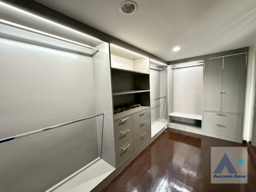 24  4 br Condominium for rent and sale in Phaholyothin ,Bangkok BTS Ari at Adamas Phaholyothin AA43348