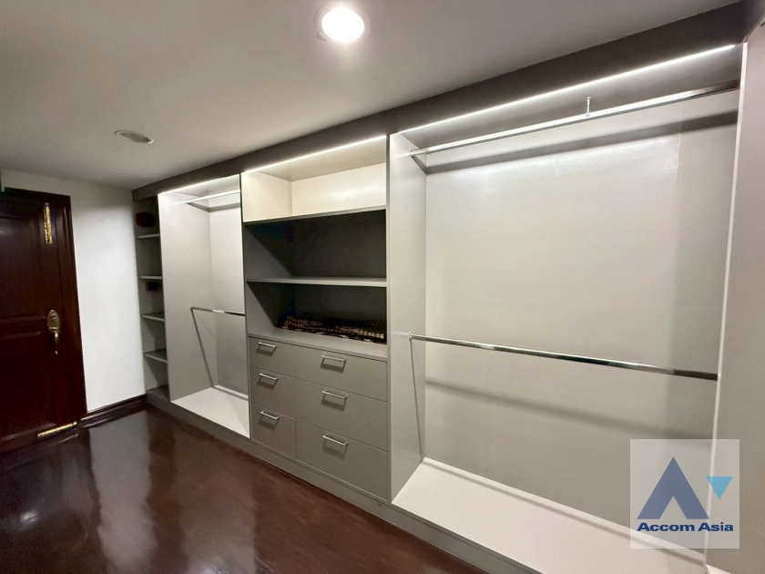 25  4 br Condominium for rent and sale in Phaholyothin ,Bangkok BTS Ari at Adamas Phaholyothin AA43348