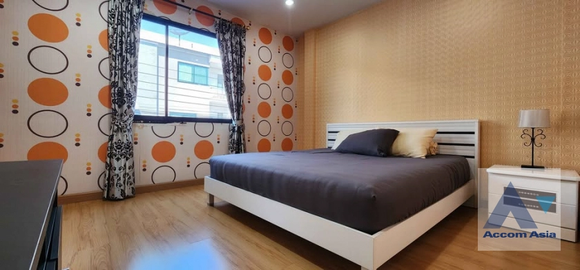 unitHome Office, Pet friendly |  3 Bedrooms  Townhouse For Rent in Samutprakan, Samutprakan  near BTS Bearing (AA43349)