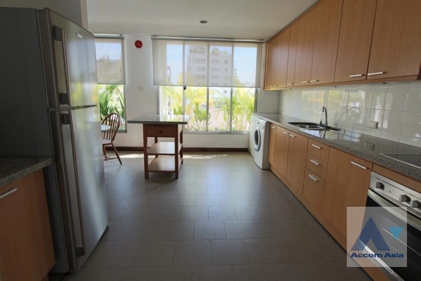 5  3 br Apartment for rent and sale in Sathorn ,Bangkok BTS Surasak at Central Area of Sathon A Short Walk to BTS Surasak AA43355