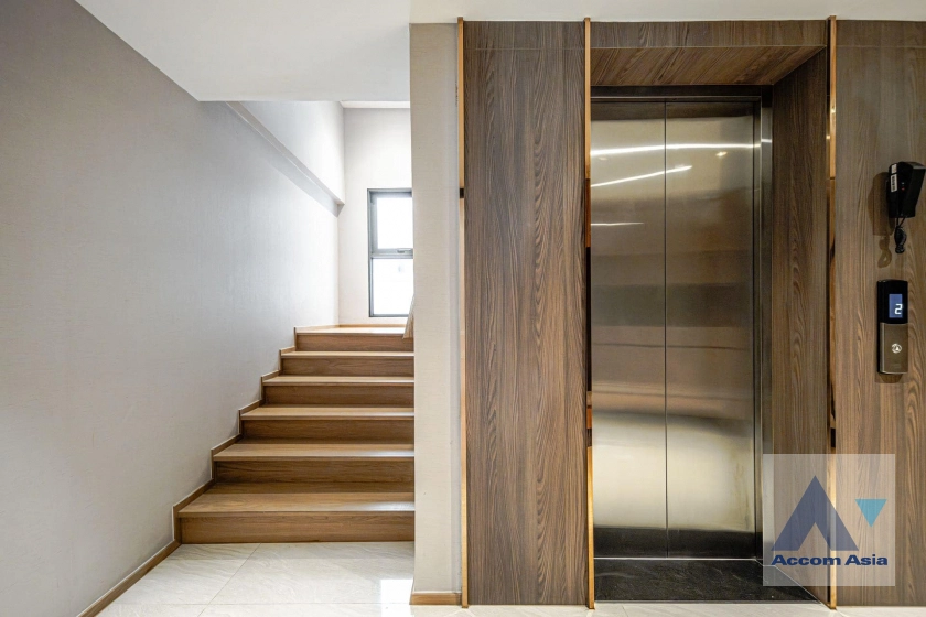 14  4 br House For Rent in Sathorn ,Bangkok BTS Sala Daeng - MRT Khlong Toei at Anina Villa Sathorn-Yenakart AA43361