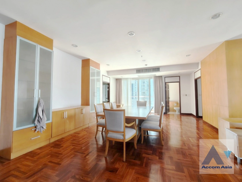 unit 3 Bedrooms  Apartment For Rent & Sale in Sukhumvit, Bangkok  near BTS Phrom Phong (AA43363)