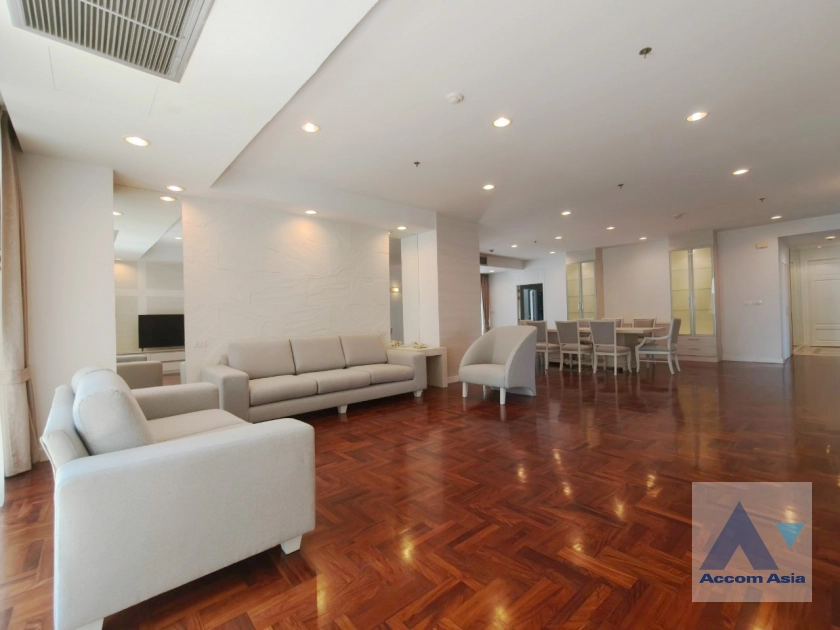  1  3 br Apartment For Rent in Sukhumvit ,Bangkok BTS Phrom Phong at Perfect for a big family AA43364