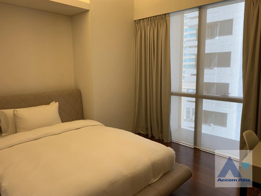 unit 2 Bedrooms  Condominium For Rent & Sale in Ploenchit, Bangkok  near BTS Ratchadamri (AA43366)
