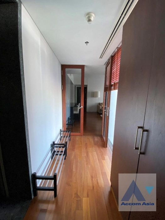 unit 2 Bedrooms  Condominium For Rent & Sale in Ploenchit, Bangkok  near BTS Ratchadamri (AA43367)