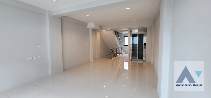 5  Townhouse for rent and sale in Sukhumvit ,Bangkok ARL Hua Mak at THE MASTER @BTS ONNUT 2 AA43370