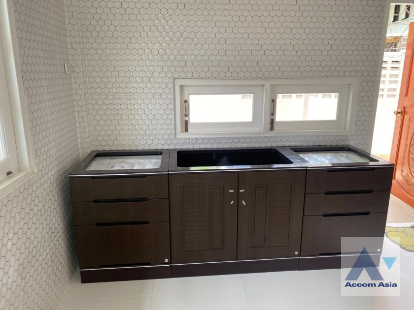 10  4 br House For Rent in Phaholyothin ,Bangkok  45761