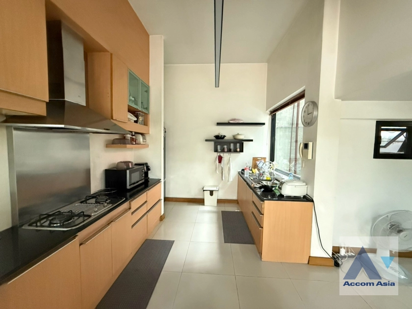 8  3 br House for rent and sale in Sukhumvit ,Bangkok BTS Thong Lo AA43379