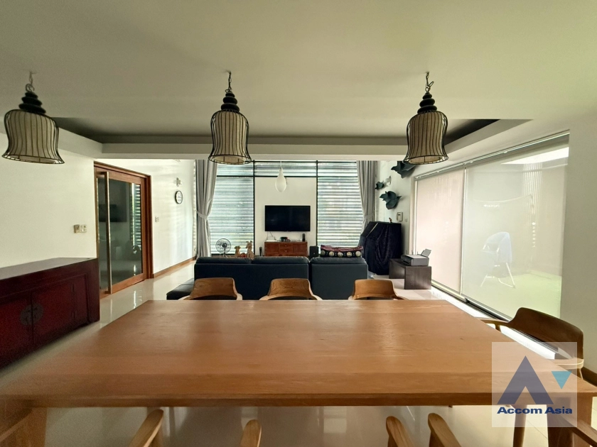 6  3 br House for rent and sale in Sukhumvit ,Bangkok BTS Thong Lo AA43379