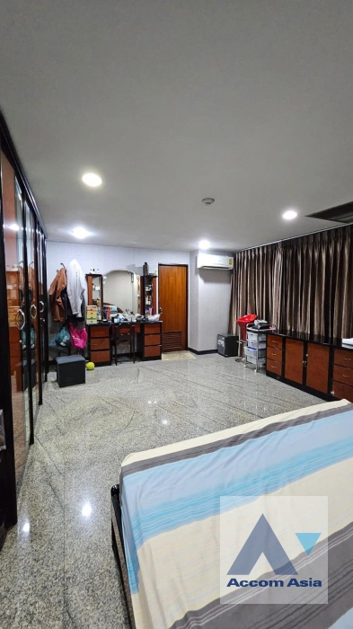 4  3 br Condominium for rent and sale in Sukhumvit ,Bangkok BTS Ekkamai at Empire House AA43384