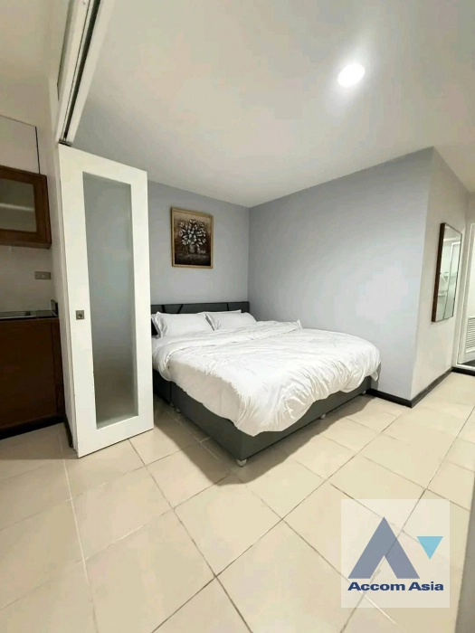 unit 1 Bedroom  Condominium For Rent in Ploenchit, Bangkok  near BTS Ploenchit (AA43386)