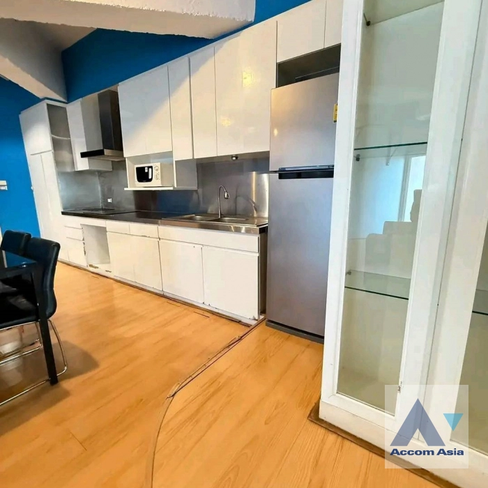 unit 1 Bedroom  Condominium For Rent in Ploenchit, Bangkok  near BTS Ploenchit (AA43387)