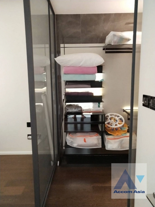 unit 1 Bedroom  Condominium For Sale in Sukhumvit, Bangkok  near BTS Thong Lo (AA43390)