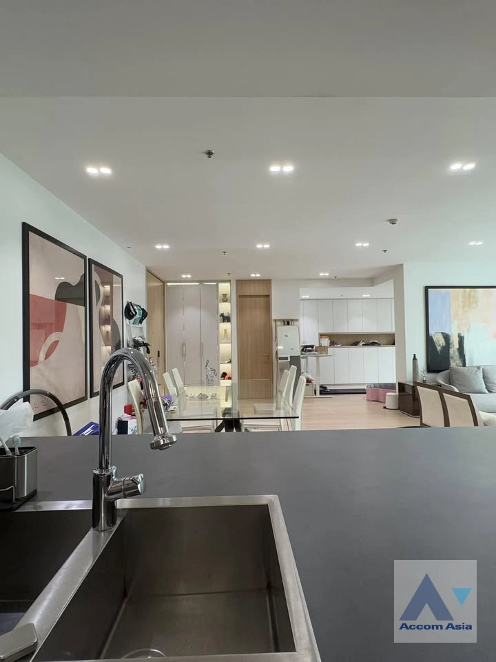 6  2 br Condominium For Rent in Silom ,Bangkok BTS Sala Daeng - MRT Silom at Royal Saladaeng AA43394