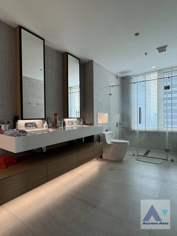 20  2 br Condominium For Rent in Silom ,Bangkok BTS Sala Daeng - MRT Silom at Royal Saladaeng AA43394