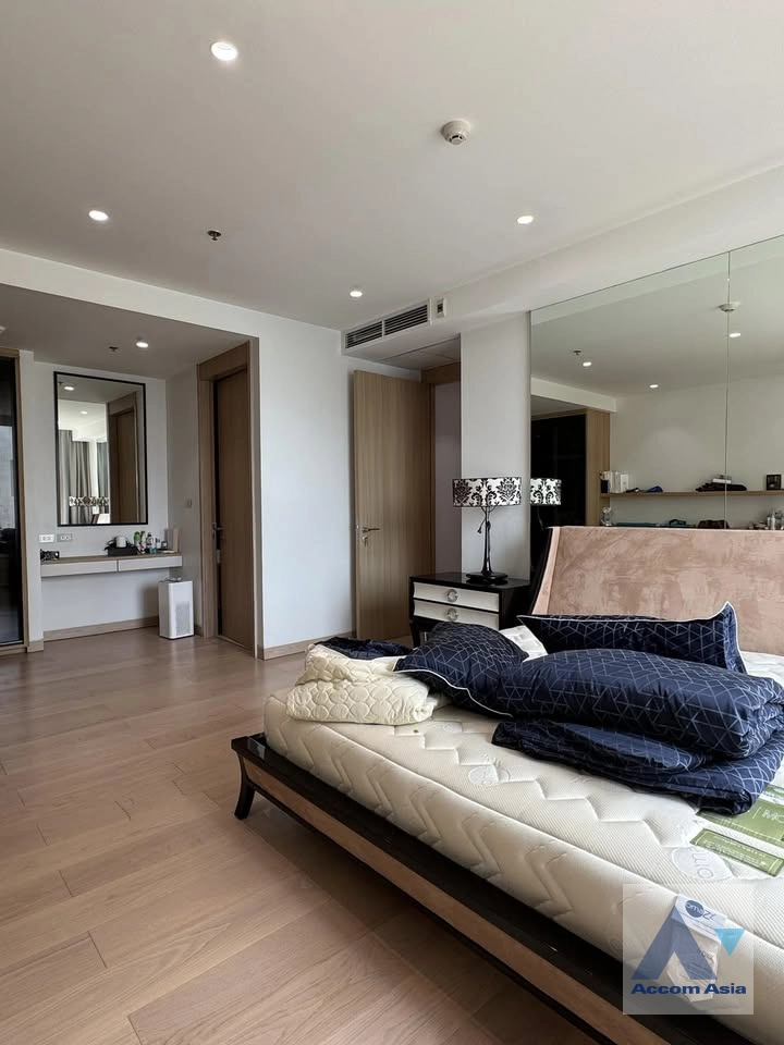 14  2 br Condominium For Rent in Silom ,Bangkok BTS Sala Daeng - MRT Silom at Royal Saladaeng AA43394