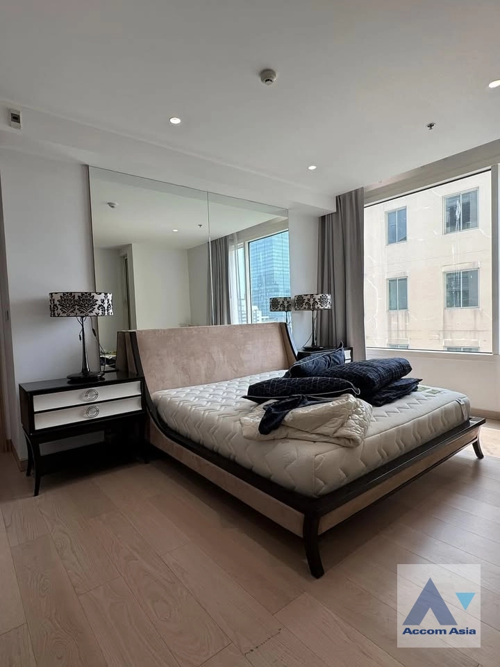 13  2 br Condominium For Rent in Silom ,Bangkok BTS Sala Daeng - MRT Silom at Royal Saladaeng AA43394