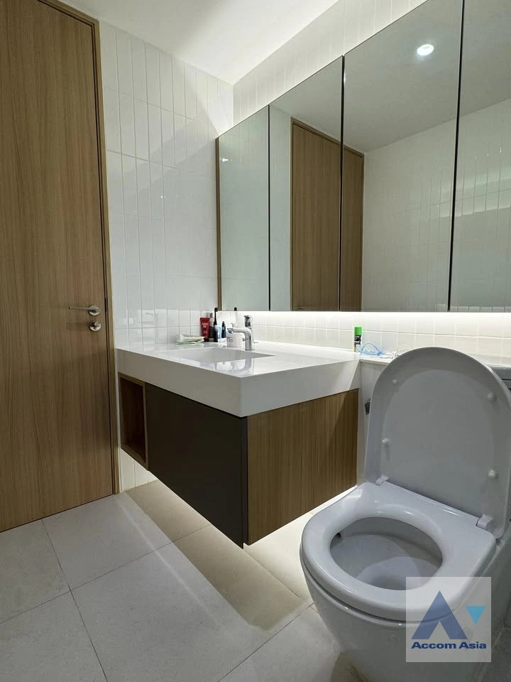 21  2 br Condominium For Rent in Silom ,Bangkok BTS Sala Daeng - MRT Silom at Royal Saladaeng AA43394